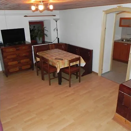 Apartma Car * Dolenja Trebuša