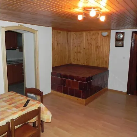 Apartman Apartma Car
